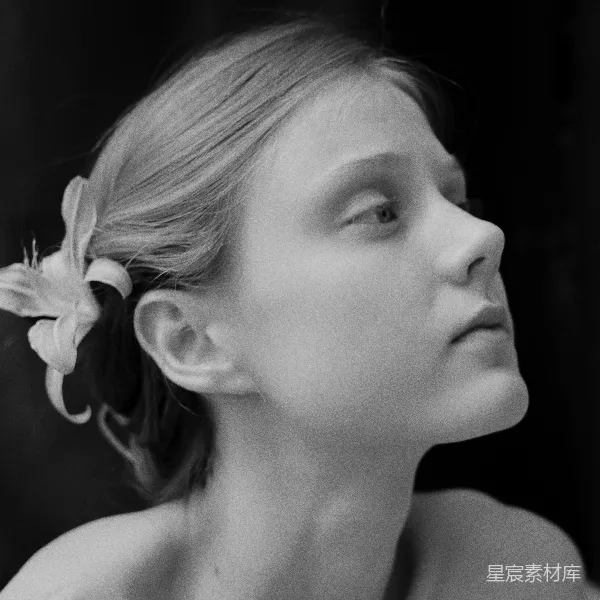 高清摄影 黑白色调下的沉思
