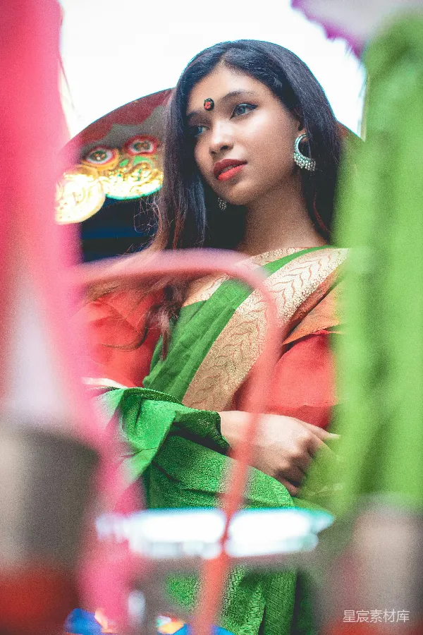 高清摄影 传统服饰中的优雅女性
