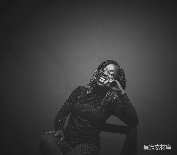 高清摄影 欢笑的瞬间：黑白肖像