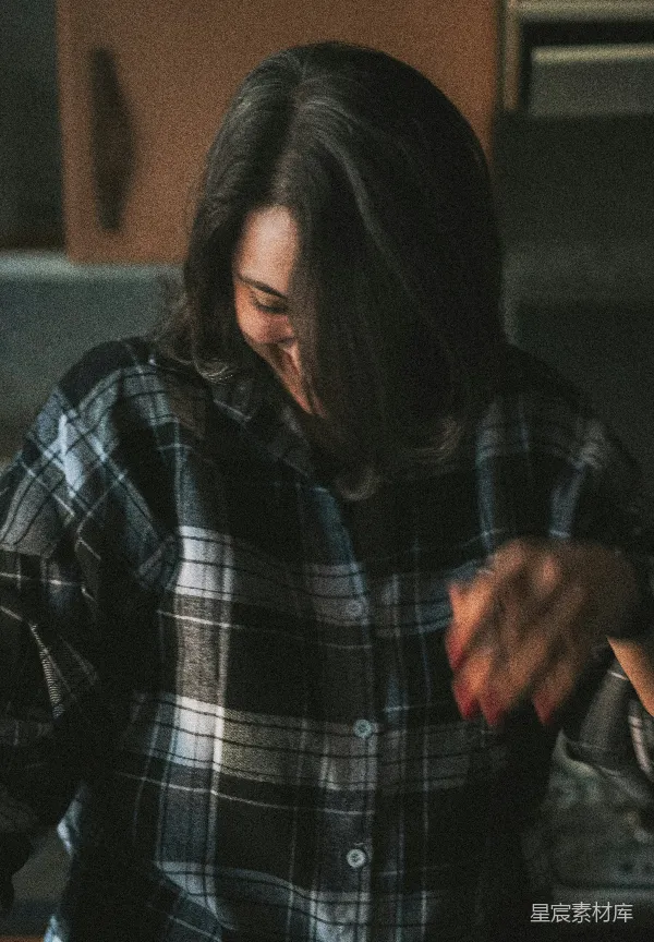 高清摄影 沉思的女性
