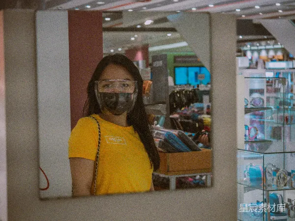 高清摄影 商场中的防疫生活