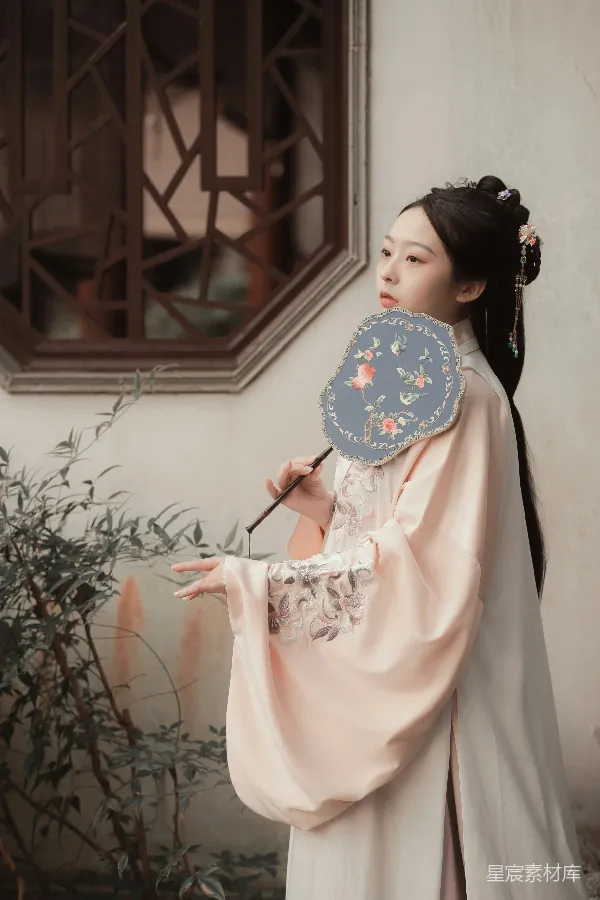 高清摄影 古典美人与绣花扇