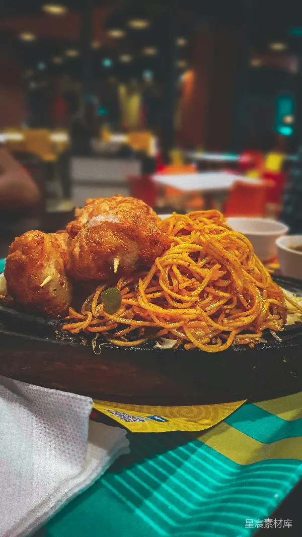 高清摄影 铁板烧意面配鸡块