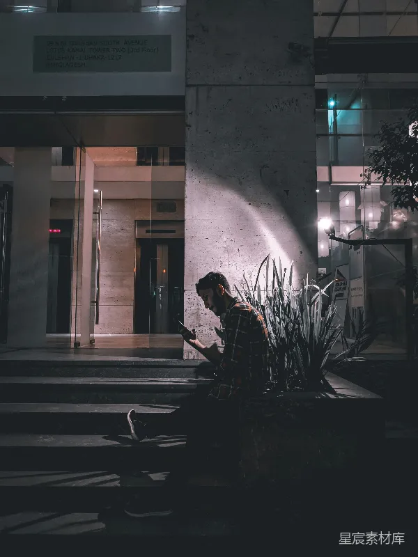 高清摄影 城市夜景中的孤独一瞥