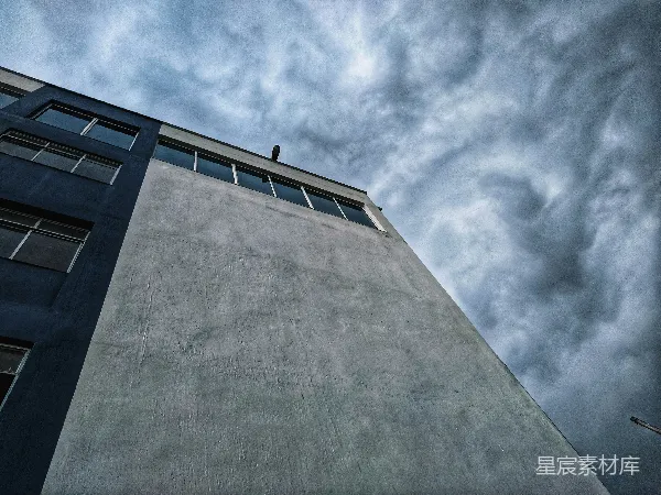 高清摄影 城市的角落：阴云密布的建筑