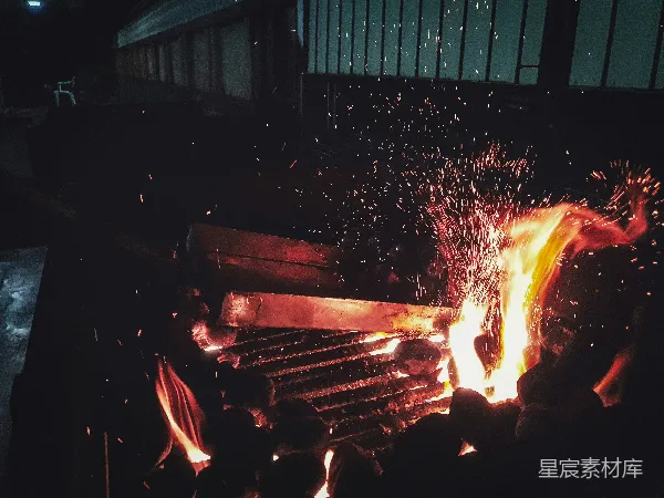 高清摄影 熔炉中的火花