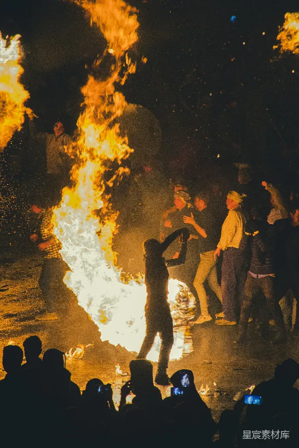高清摄影 夜间火焰表演