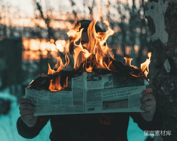 高清摄影 燃烧的报纸