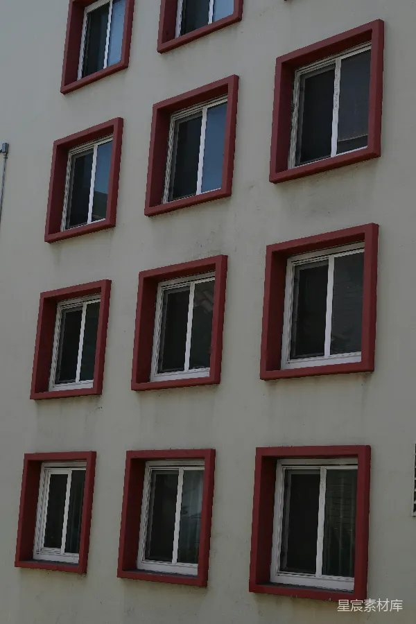 高清摄影 红框窗户的建筑立面