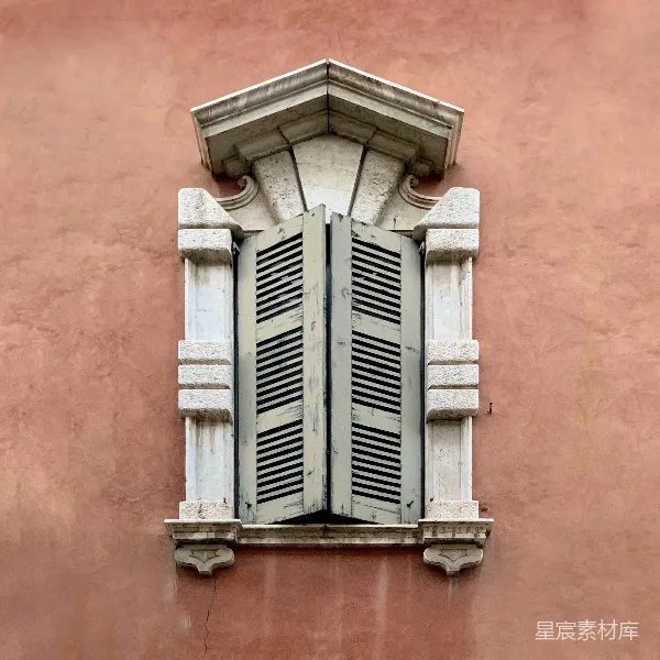 高清摄影 粉色墙壁上的白色百叶窗