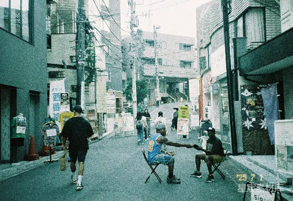 高清摄影 街头偶遇：城市的邂逅