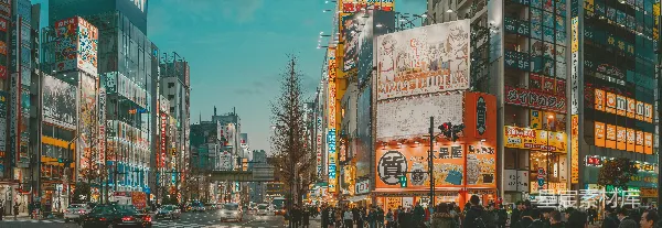 高清摄影 白天人们在街道上行走