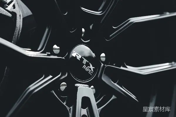 高清摄影 RTX R-Spec 轮毂特写
