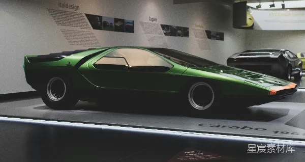 高清摄影 经典设计：1969年阿尔法·罗密欧Carabo概念车