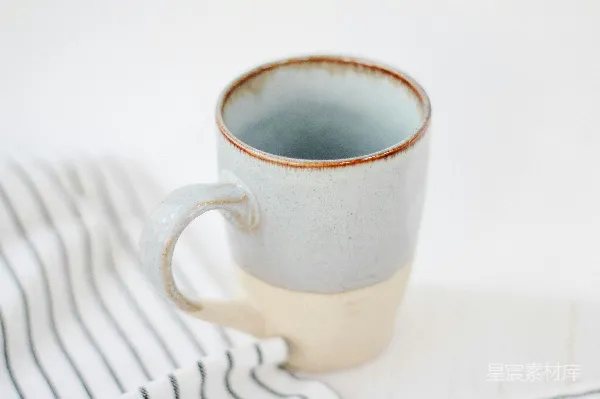 高清摄影 简约手作陶瓷杯