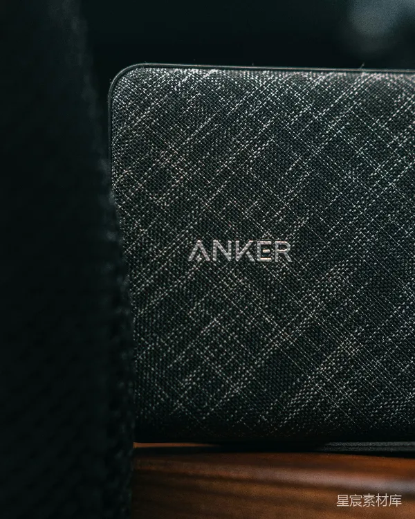 高清摄影 ANKER品牌充电宝特写