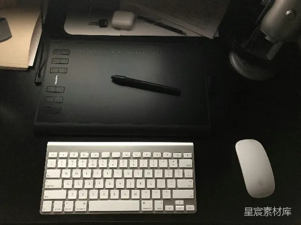 高清摄影 简洁办公桌上的创意工作空间