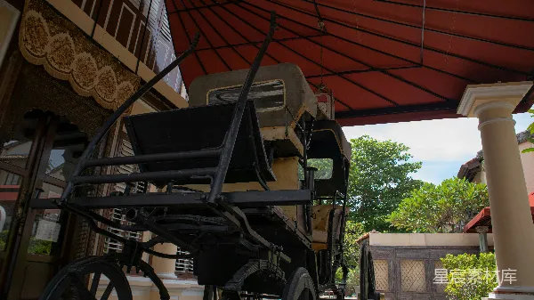 高清摄影 复古马车与传统建筑