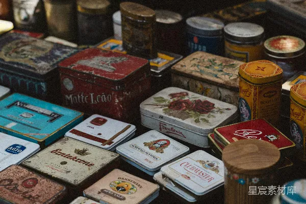 高清摄影 复古烟盒与罐头