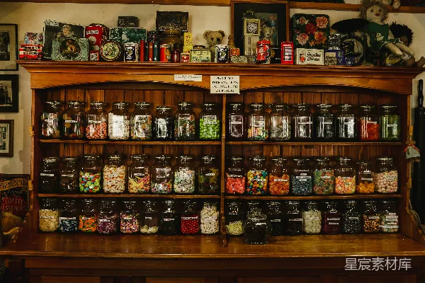 高清摄影 复古糖果店的木质展示柜