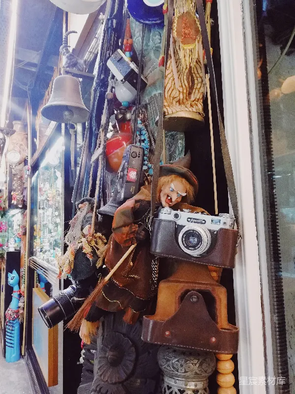 高清摄影 复古杂货店橱窗