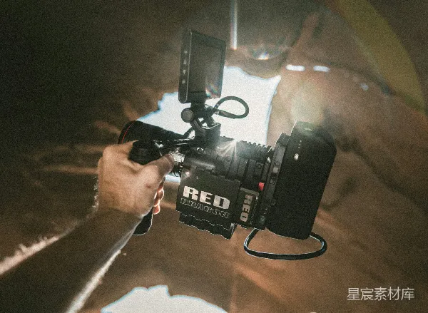 高清摄影 手持RED DRAGON摄像机的瞬间