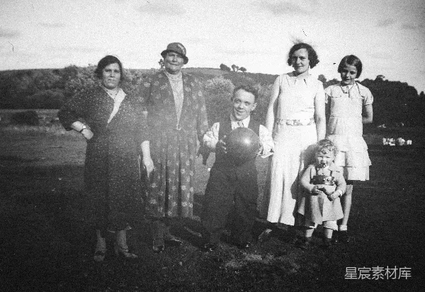 高清摄影 1930年代家庭户外合影