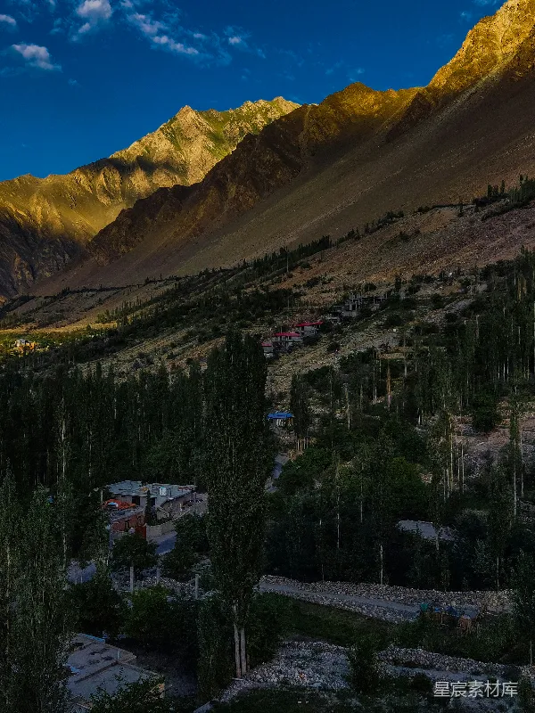 高清摄影 山间村落的日落景色