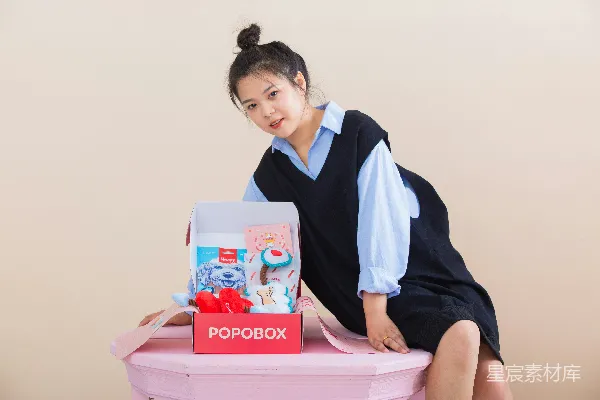 高清摄影 POPOBOX的宠物惊喜礼盒