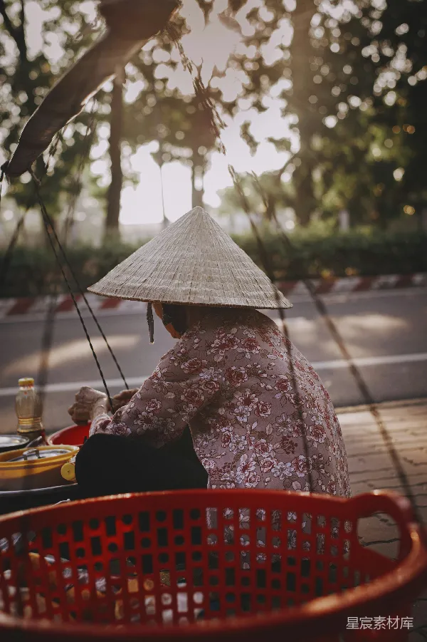 高清摄影 夕阳下的街头小贩