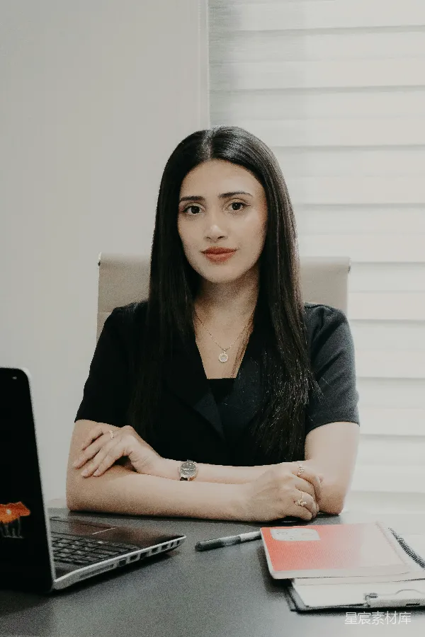 高清摄影 职业女性的自信与专业