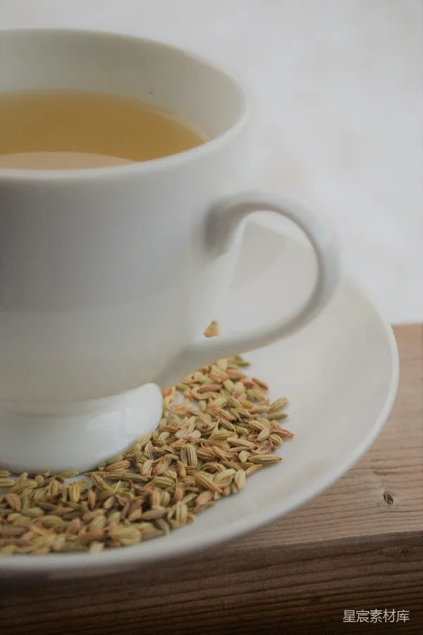 高清摄影 一杯香醇的草药茶