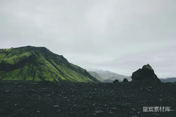 高清摄影 白日绿山映白空
