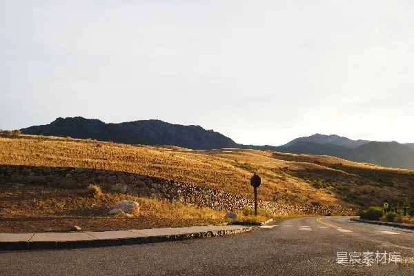 高清摄影 山中空旷的道路