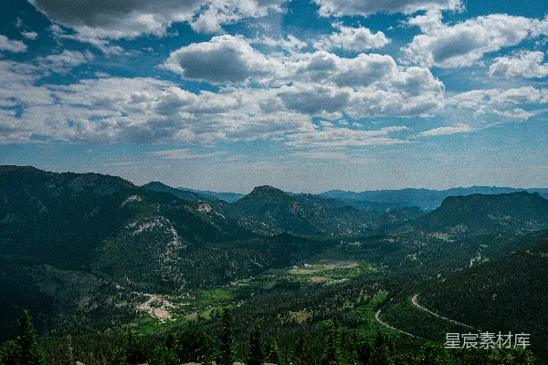 高清摄影 山间树木的风景