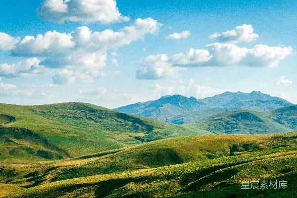 高清摄影 背景是一片绿谷的风景