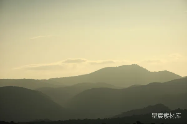 高清摄影 夕阳下的山峦美景