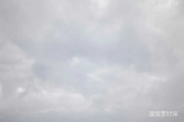 高清摄影 棕色山脉下的白云在白天