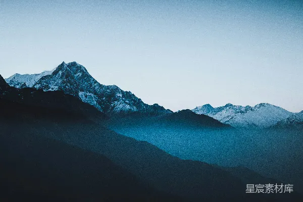 高清摄影 远处的一片山峦景色