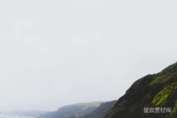 高清摄影 黑白山下的白天空