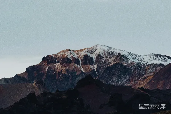 高清摄影 山顶有雪的山峰