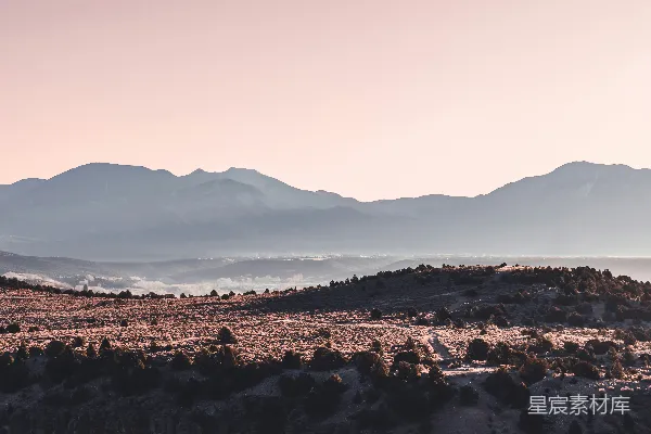 高清摄影 远处山峦的景色