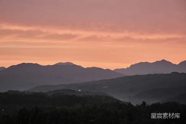 高清摄影 夕阳下的山峦美景