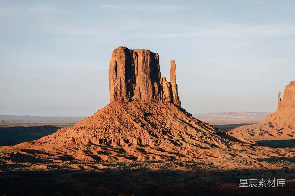 高清摄影 Monument Valley 傍晚的岩石雕塑