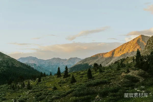 高清摄影 山峦之上夕阳西下