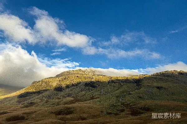 高清摄影 山中云雾缭绕的一景