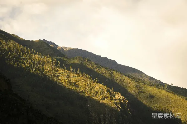 高清摄影 绿草山