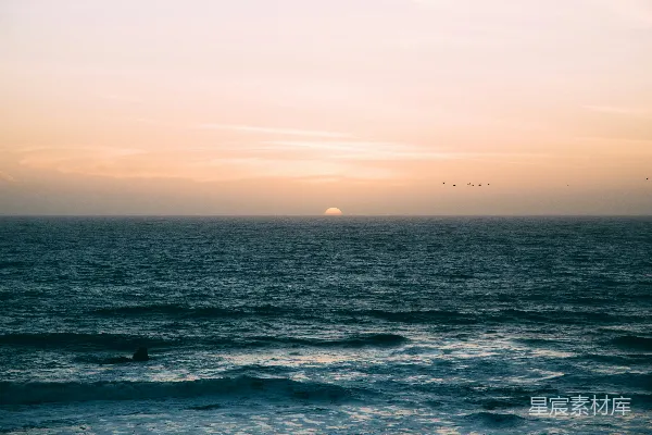 高清摄影 夕阳下的海浪