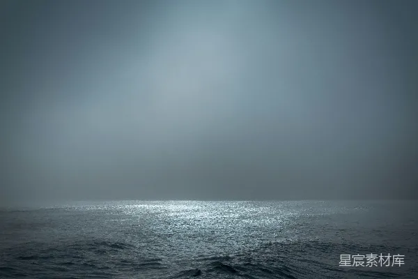 高清摄影 满月映照的水面