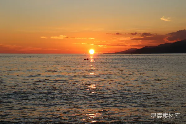 高清摄影 夕阳下的水面